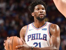 开云体育平台APP-黄蜂粉碎76人，福克斯成为关键先生