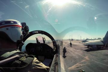 开云体育中国-高地风暴与蓝月砥柱，当集体铁血照亮个人英雄