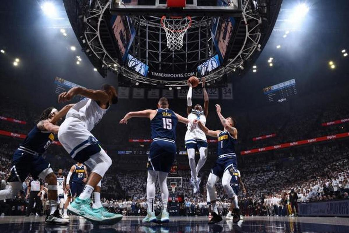 开云体育入口-快船客场击败森林狼结束两连败