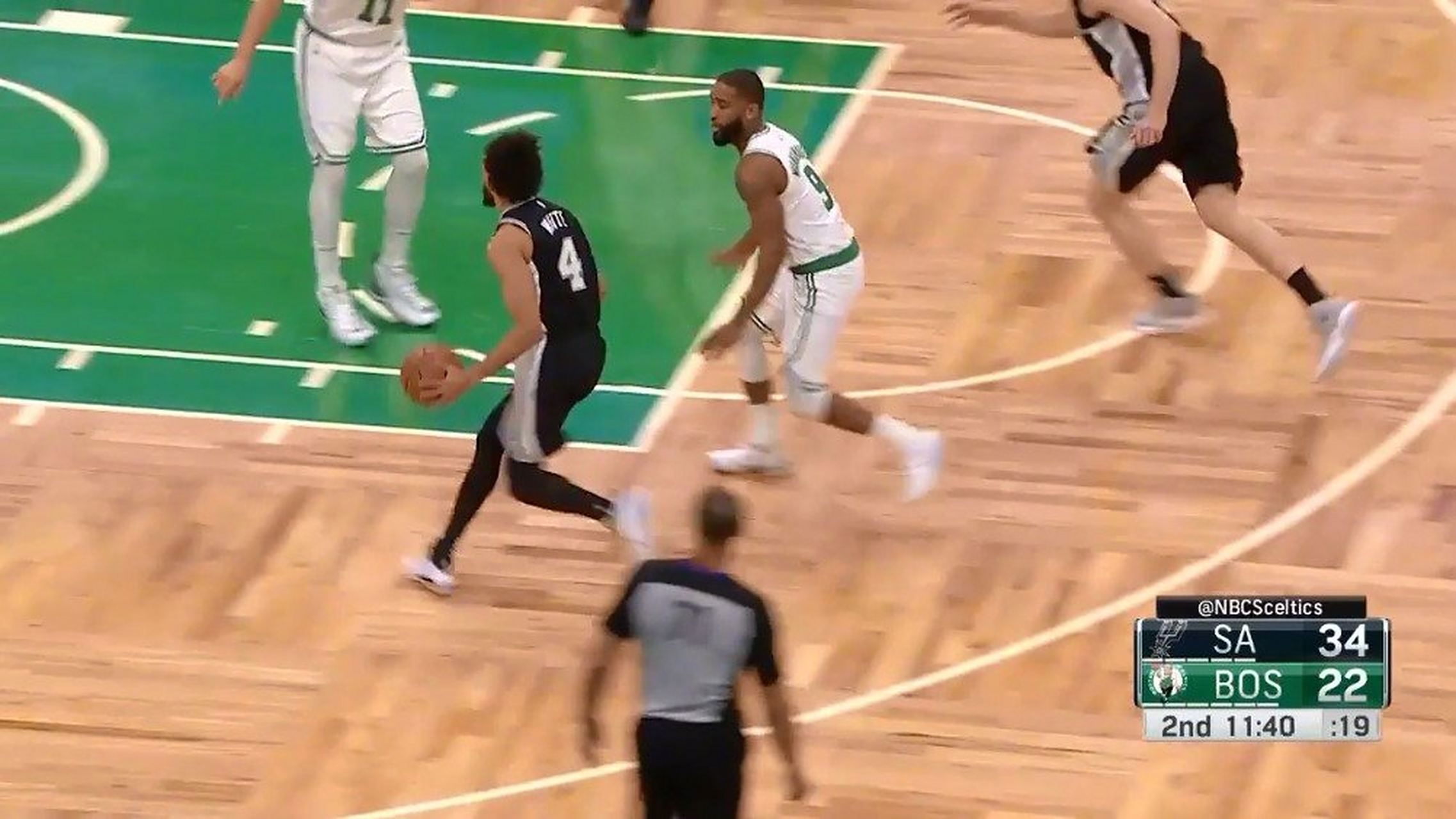 开云体育官网-关于热火惨败凯尔特人,联盟前景堪忧的信息