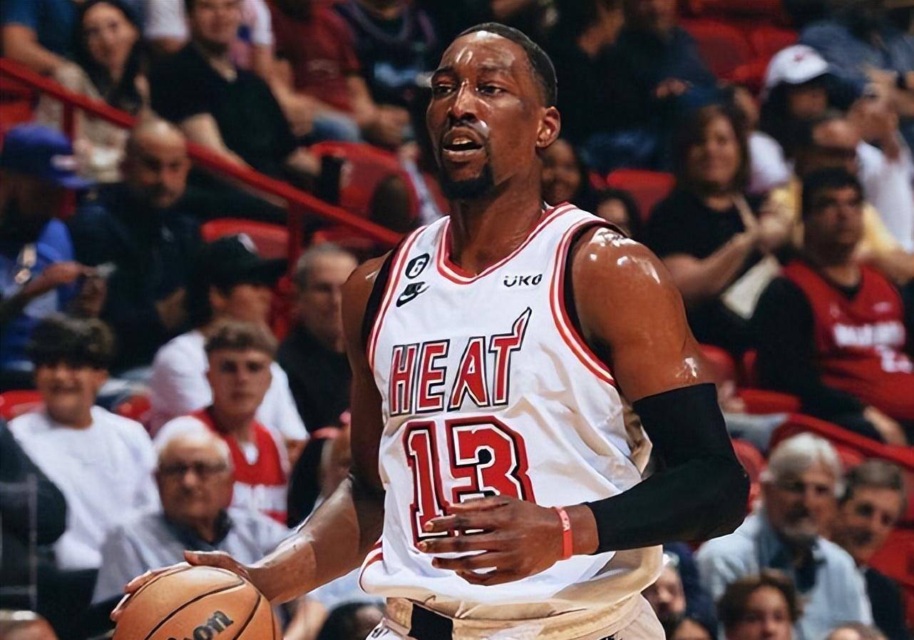 开云APP-尼克斯连胜,兰多夫成为球队吉祥物