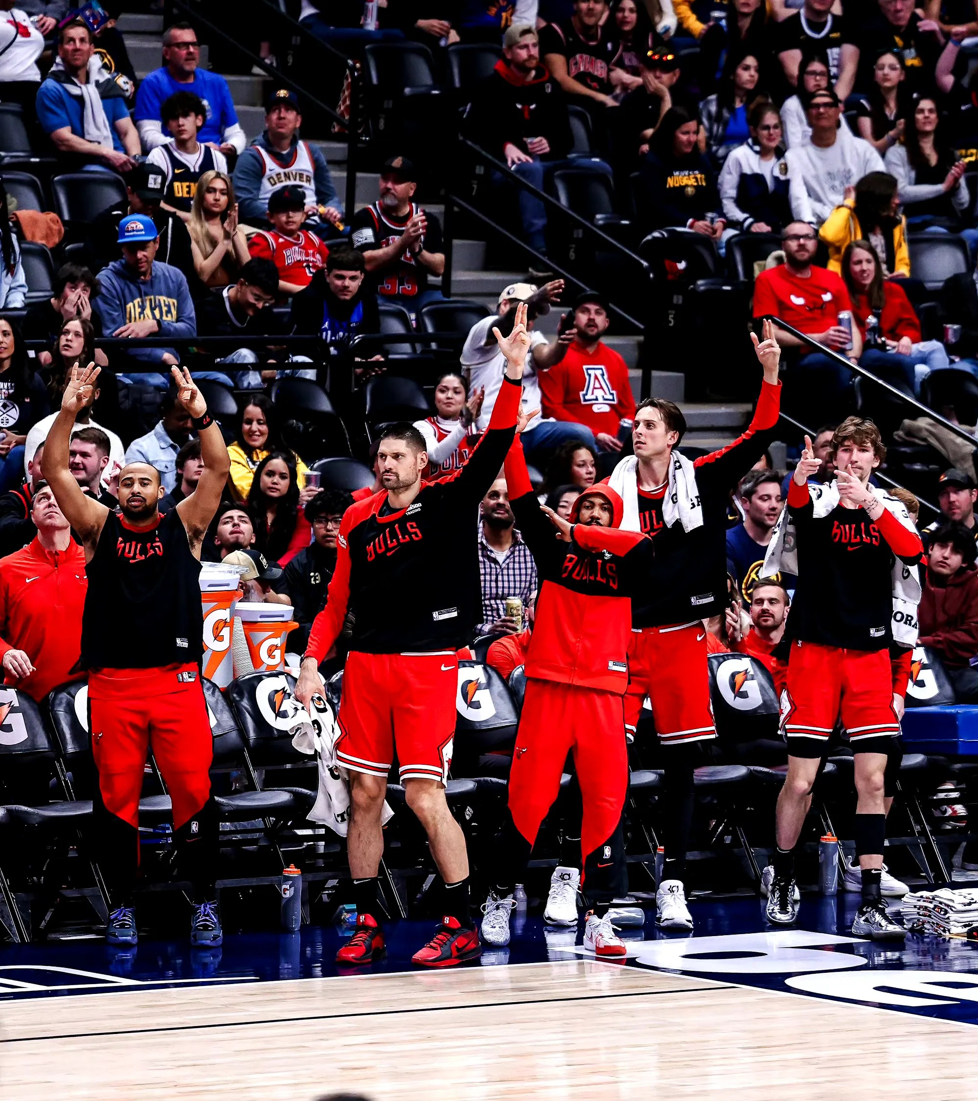 开云体育入口-湖人力克公牛，约基奇爆发神勇