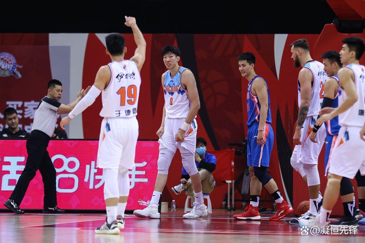 开云体育官网-热火绝杀太阳,周琦统治全场