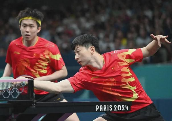 开云体育在线-法国队完胜中国队,黄鸭组合惊艳四座