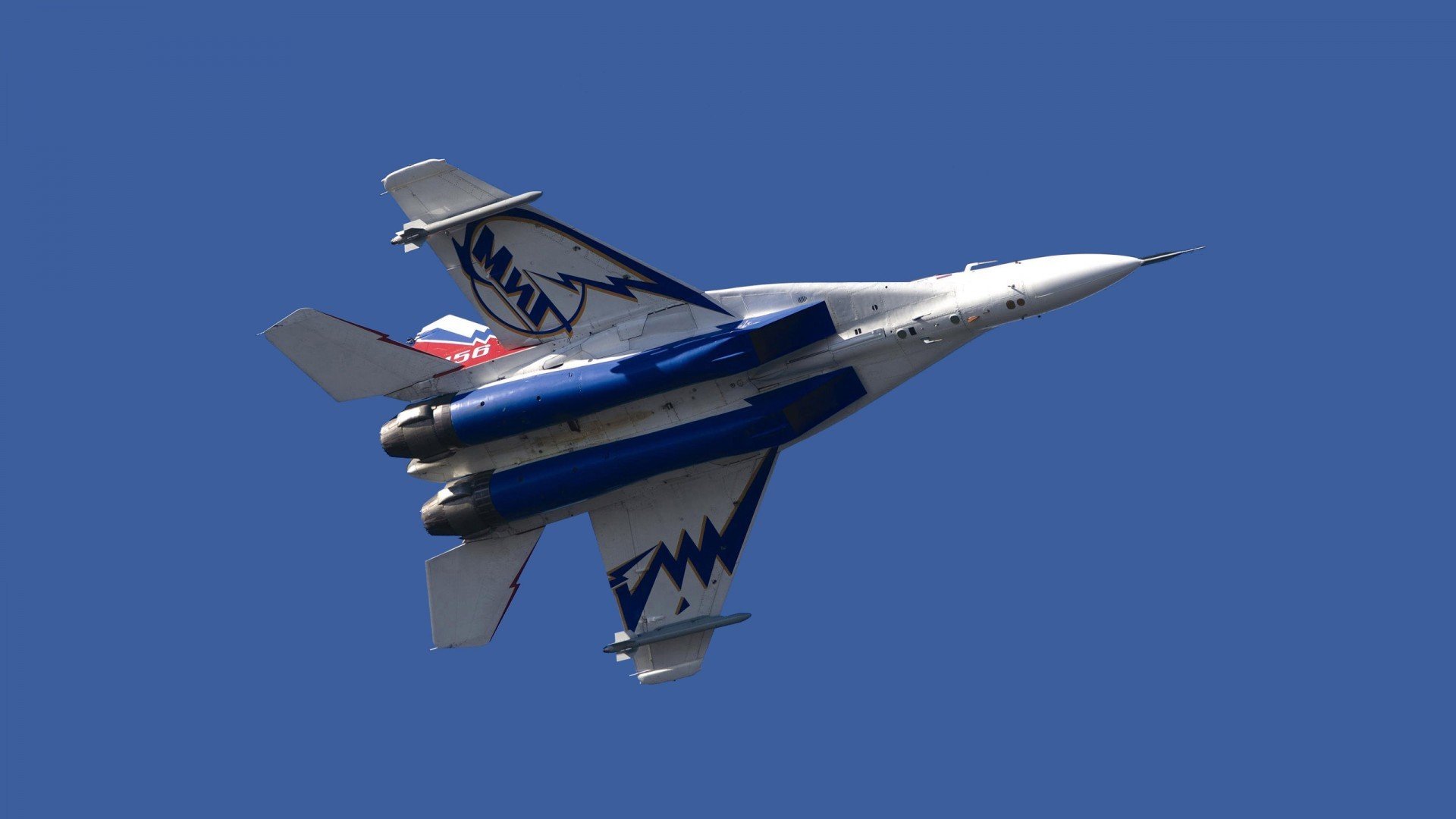 开云体育APP下载-当杜兰特挥舞死神的镰刀,凯尔特人用窒息的防守告诉猛龙何为现代篮球的终极形态