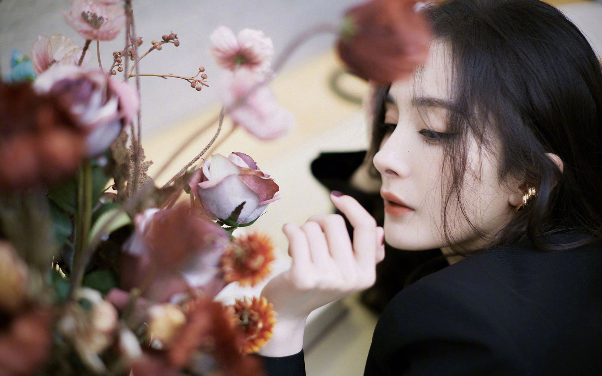 开云体育官方网站-欧冠淘汰赛焦点战，国际米兰火力压制里昂，晋级之路显锋芒