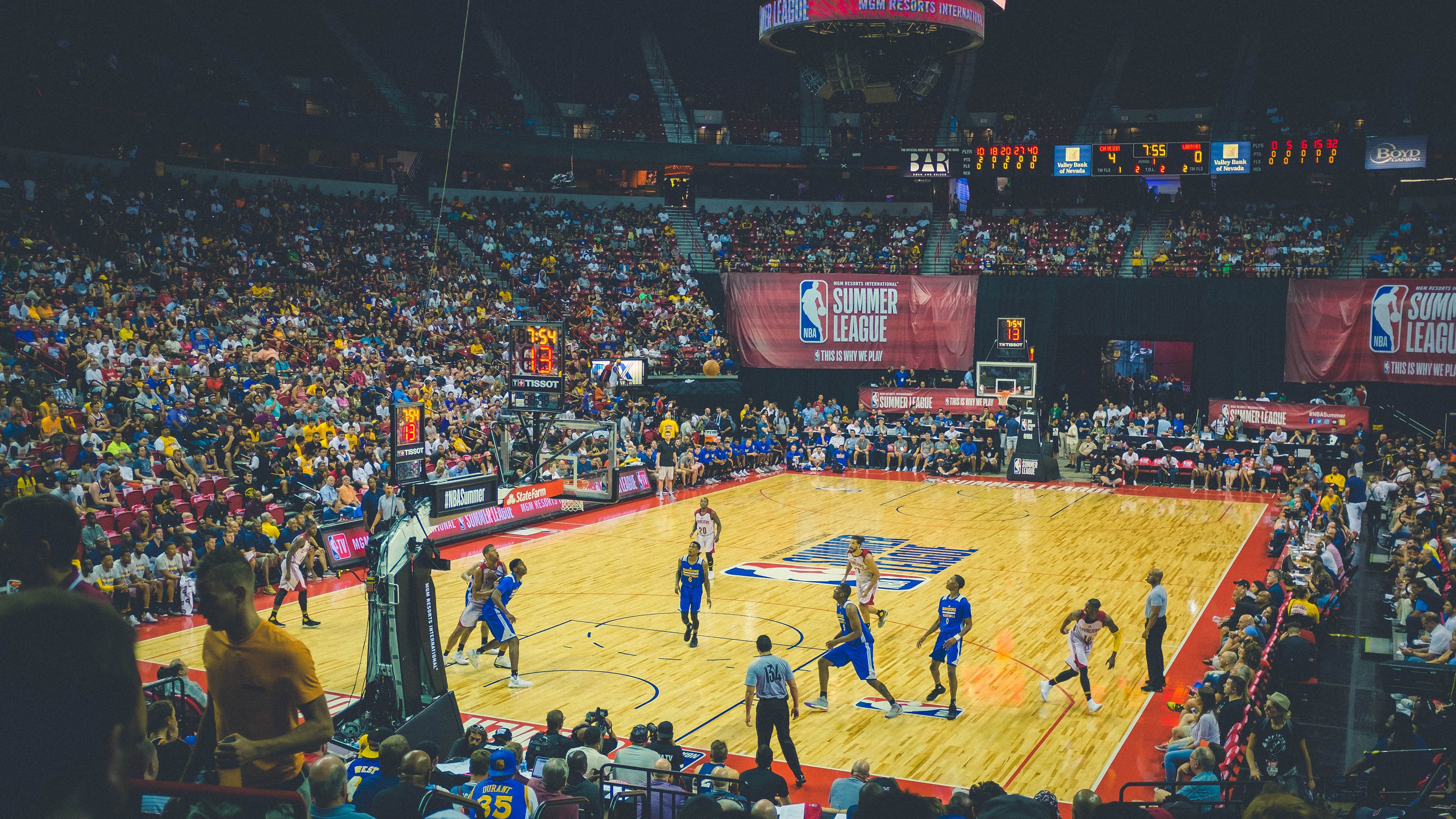 开云官网-约基奇打出统治级数据，热火对阵老鹰激战成焦点